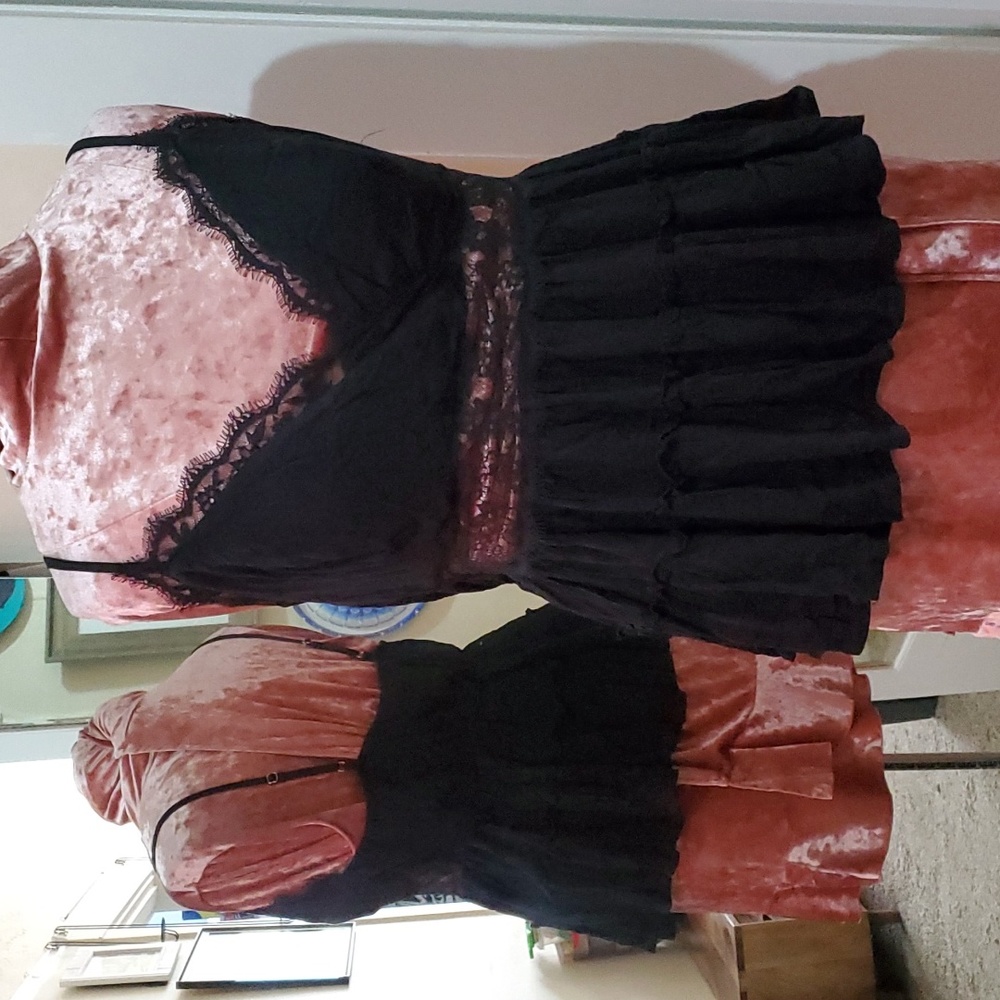 peplum lace F21 1X black top